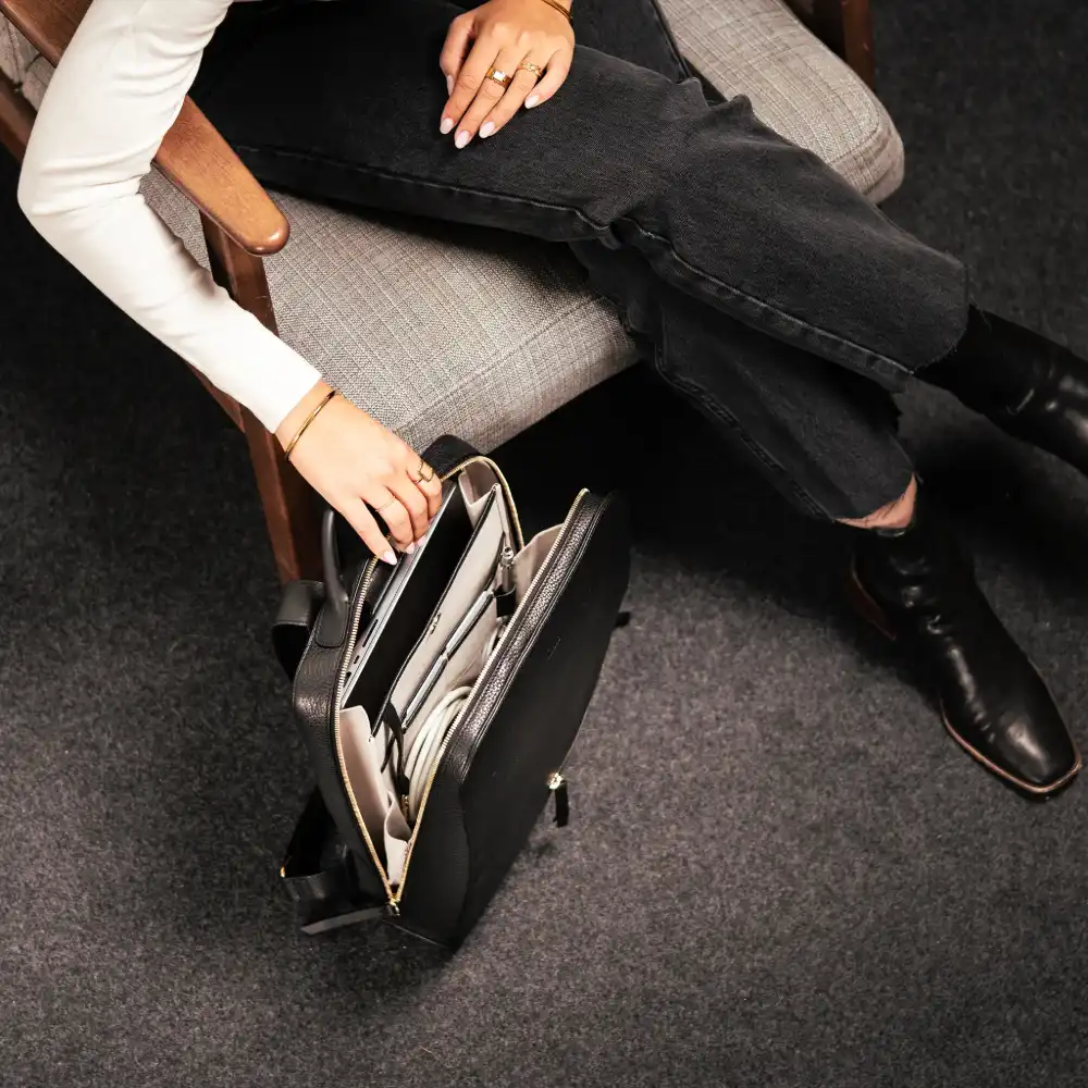 Chiara Slim Leather Backpack - Görsel 3